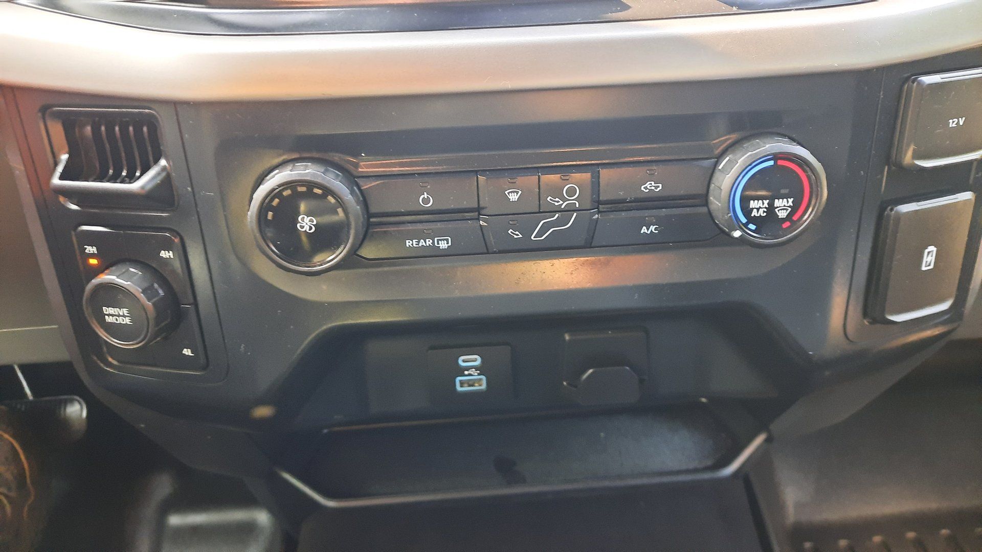 Ford F-150 2022 - Thumbnail 13