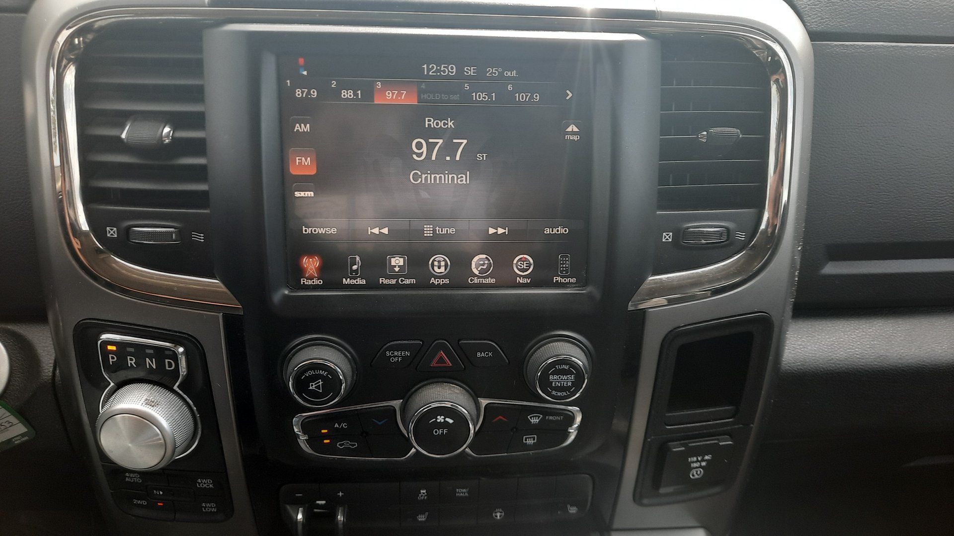 Ram 1500 2016 - Image 12