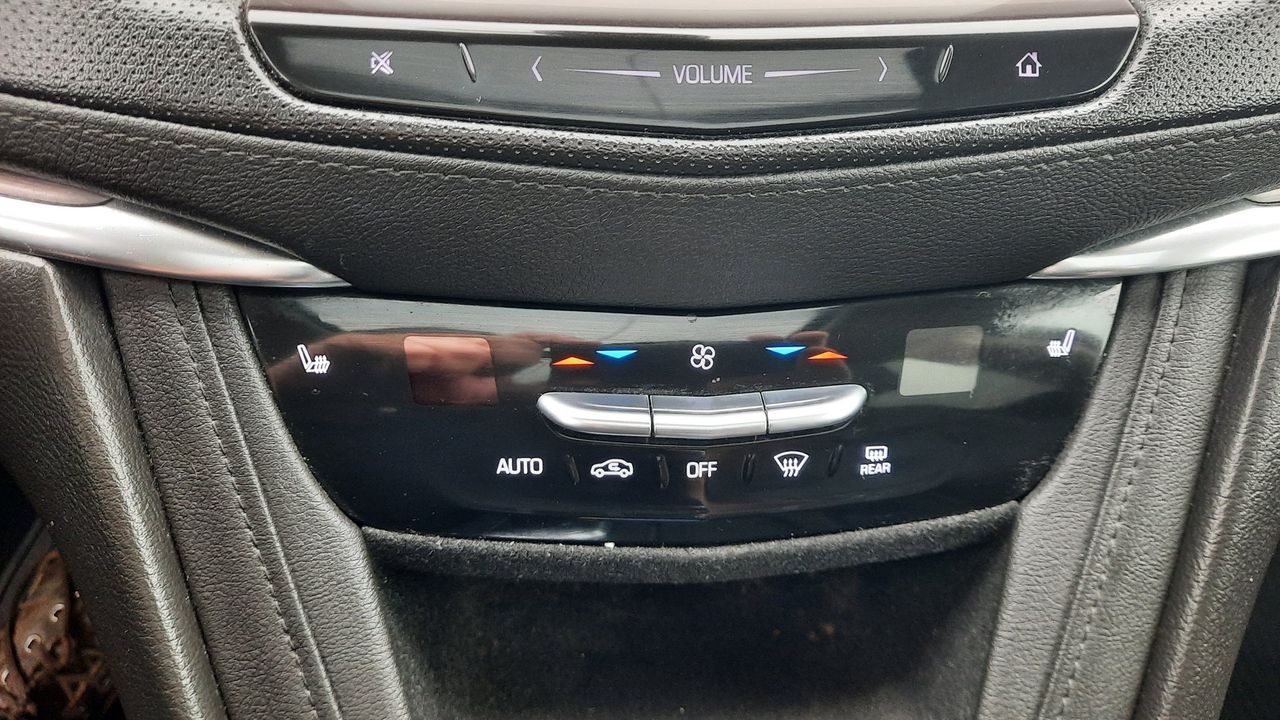 Cadillac XT5 2019 - Image 12