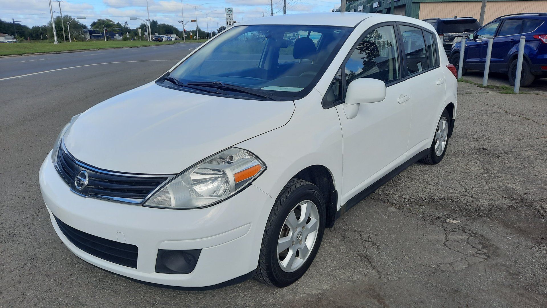 Nissan Versa 2011 - Thumbnail 1