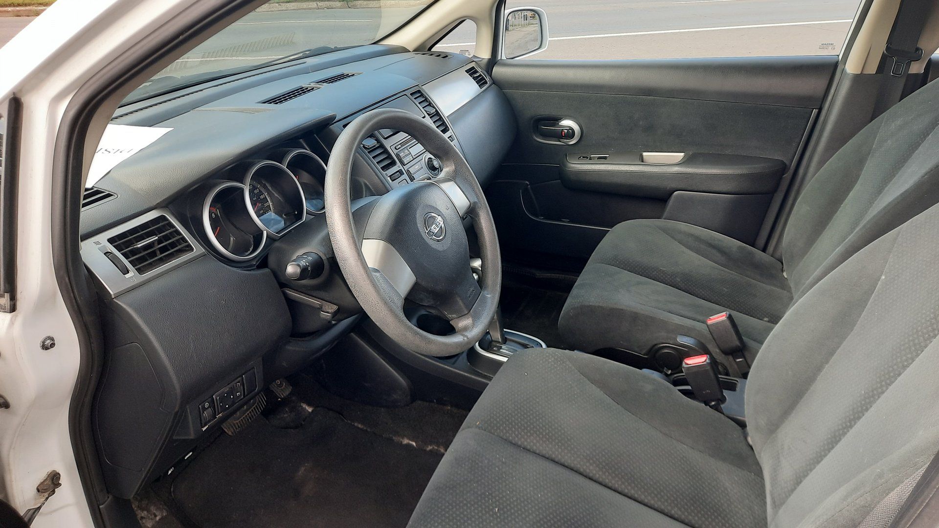 Nissan Versa 2011 - Thumbnail 5